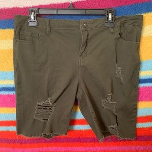 Olive green ripped shorts❗️